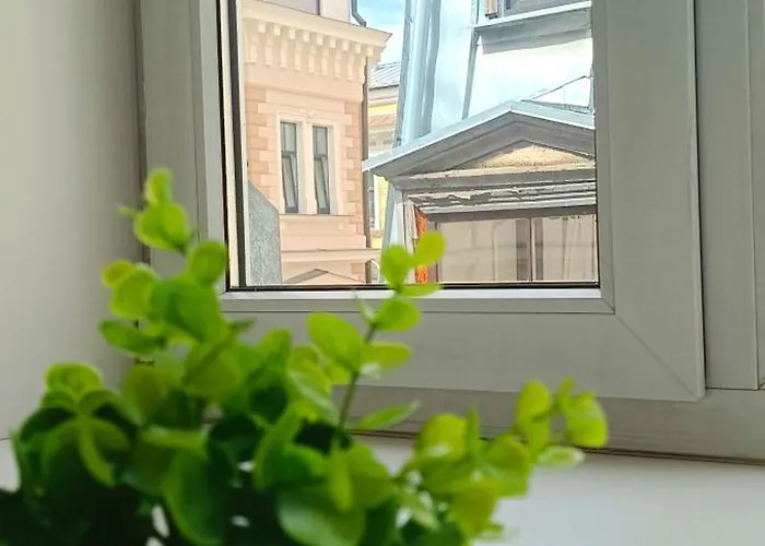 Dzīvoklis Old Town Two Bedroom Near Dome Square & Scenic Waterfront *