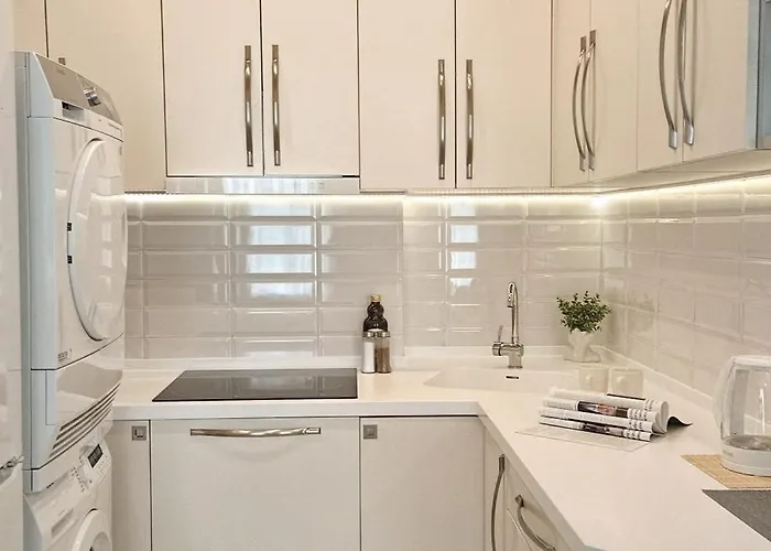 Old Town Two Bedroom Near Dome Square & Scenic Waterfront Dzīvoklis Riga