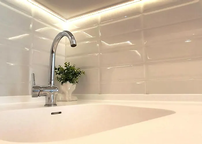 Dzīvoklis Old Town Two Bedroom Near Dome Square & Scenic Waterfront Riga