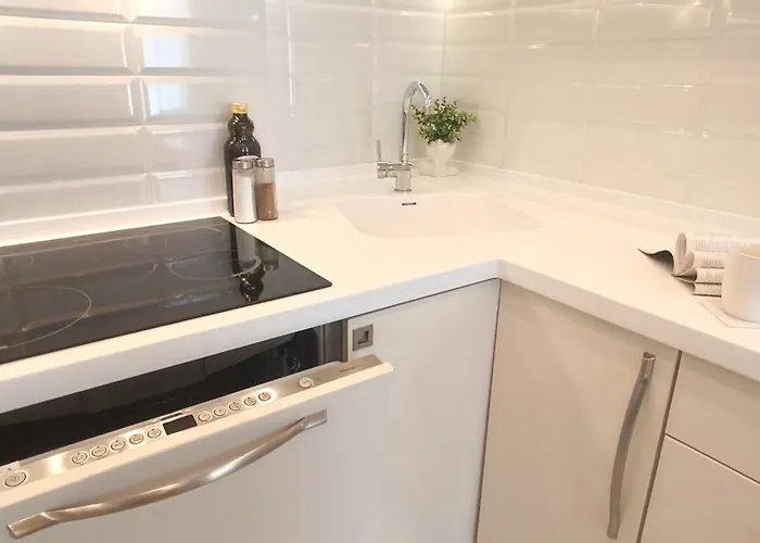 Old Town Two Bedroom Near Dome Square & Scenic Waterfront Dzīvoklis Riga