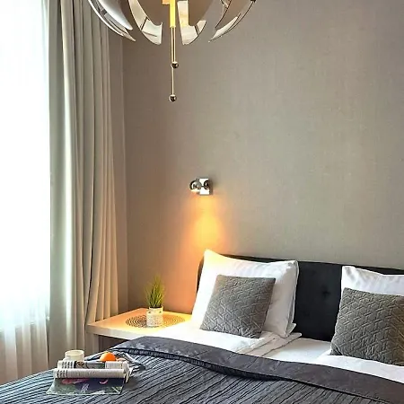 Old Town 2 Bedroom Near Dome Square & Scenic Waterfront Riga