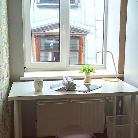 Old Town 2 Bedroom Near Dome Square & Scenic Waterfront * Рига