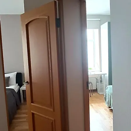 Old Town 2 Bedroom Near Dome Square & Scenic Waterfront Рига