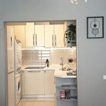 Apartman Old Town Two Bedroom Near Dome Square & Scenic Waterfront
