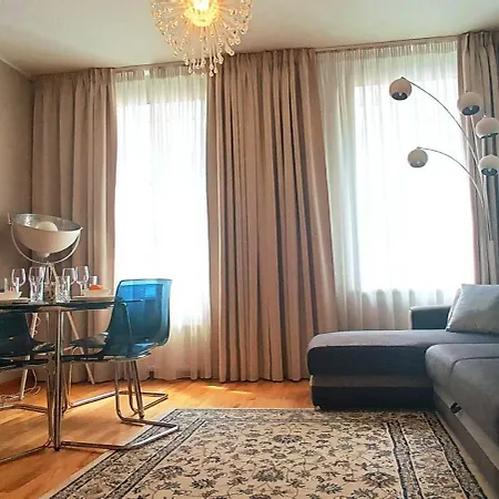 Apartment Old Town 2 Bedroom Near Dome Square & Scenic Waterfront Riga