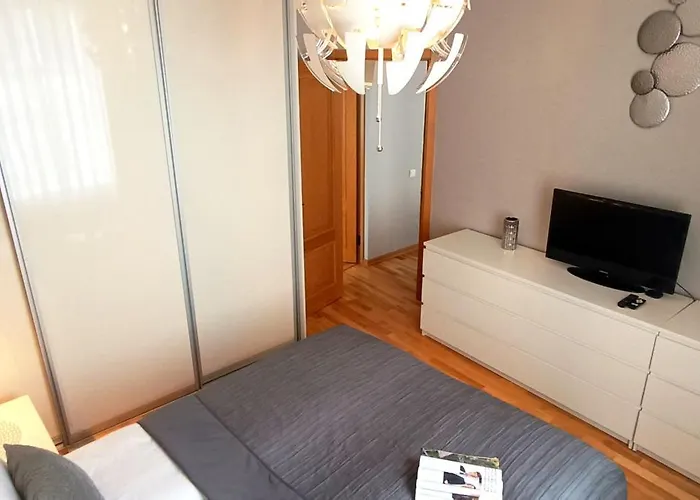 Apartment Old Town Two Bedroom Near Dome Square & Scenic Waterfront Riga