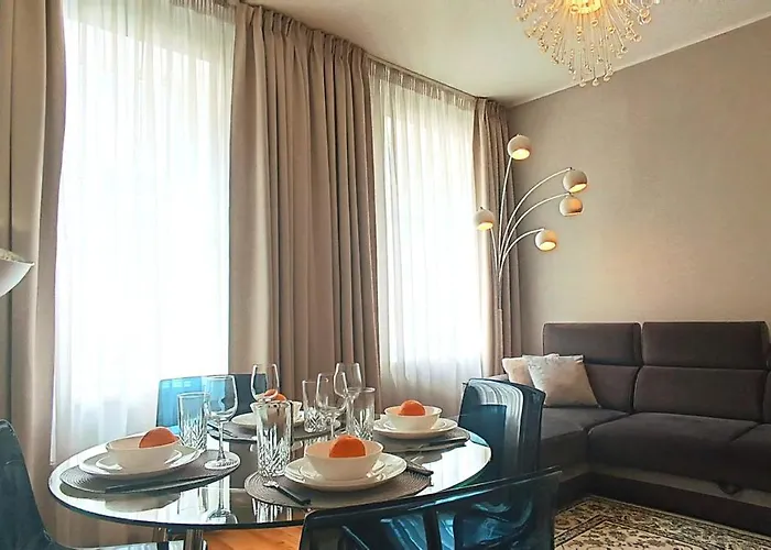 Old Town Two Bedroom Near Dome Square & Scenic Waterfront * Riga