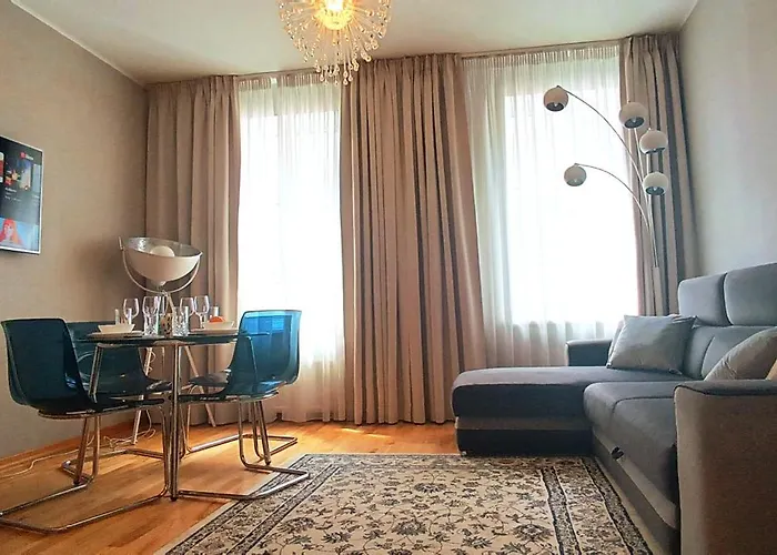 Apartment Old Town Two Bedroom Near Dome Square & Scenic Waterfront Riga