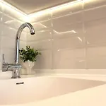 Apartamento Old Town Two Bedroom Near Dome Square & Scenic Waterfront Riga