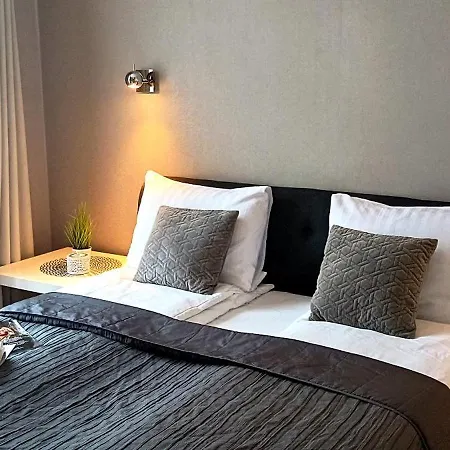 Apartamento Old Town Two Bedroom Near Dome Square & Scenic Waterfront *